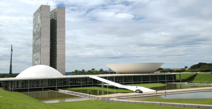 pec-6x1-chega-ao-senado